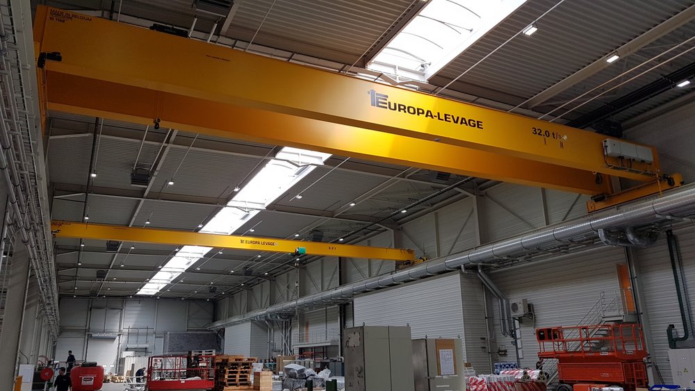 Eleven VERLINDE hoists are installed in the new induction heating equipment plant of Belgian company INDUCTOTHERM backing up the latter’s seven overhead cranes and two semi-gantry cranes.